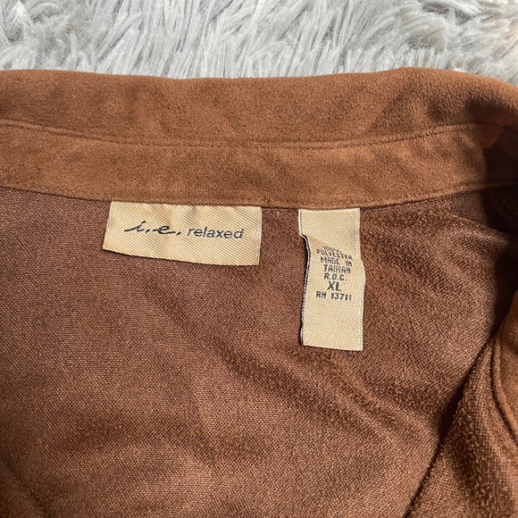 Relaxed Faux Suede Tan Button-Down Shirt - XL | Long-Sleeve, Soft & Stylish - Picture 2 of 5